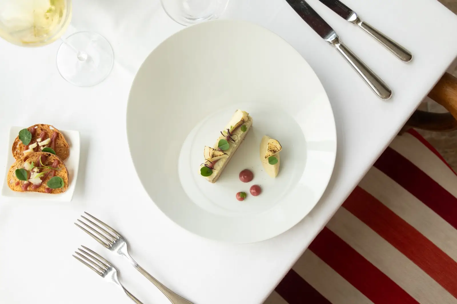 Fine dining at Vorovi Hotel Haven
